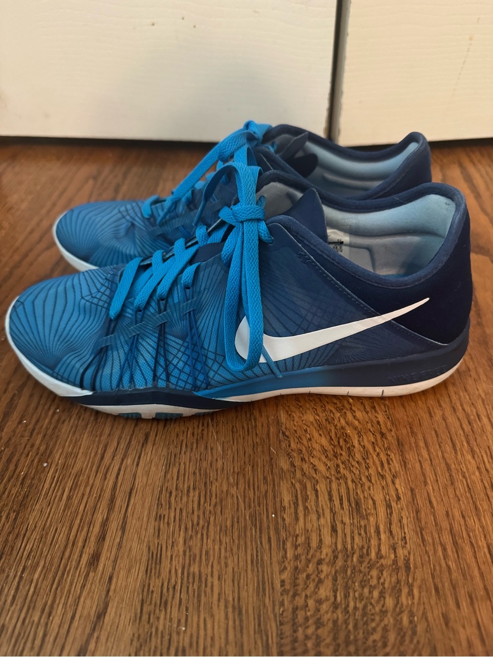 Nike Women's Low-Cut Athletic Trainers - Blue/White. Nike Free TR 6